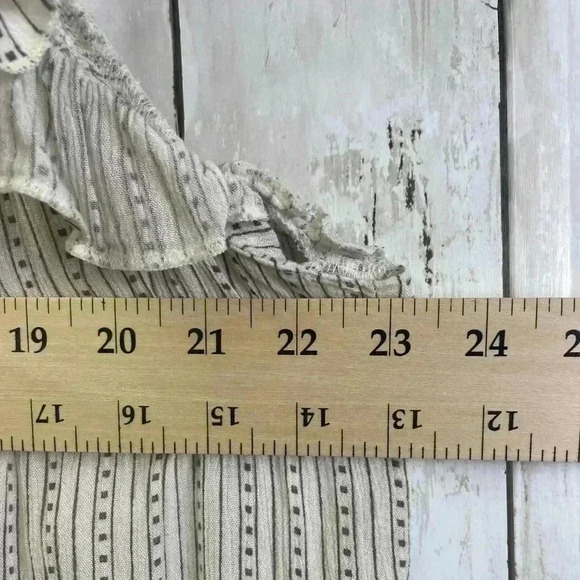 Old Navy Sleeveless top size Large - Picture 6 of 8